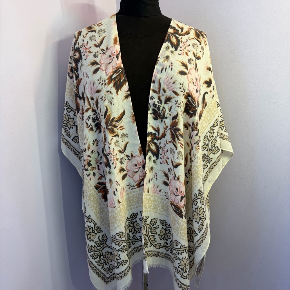 Vince Camuto Floral Cream Poncho